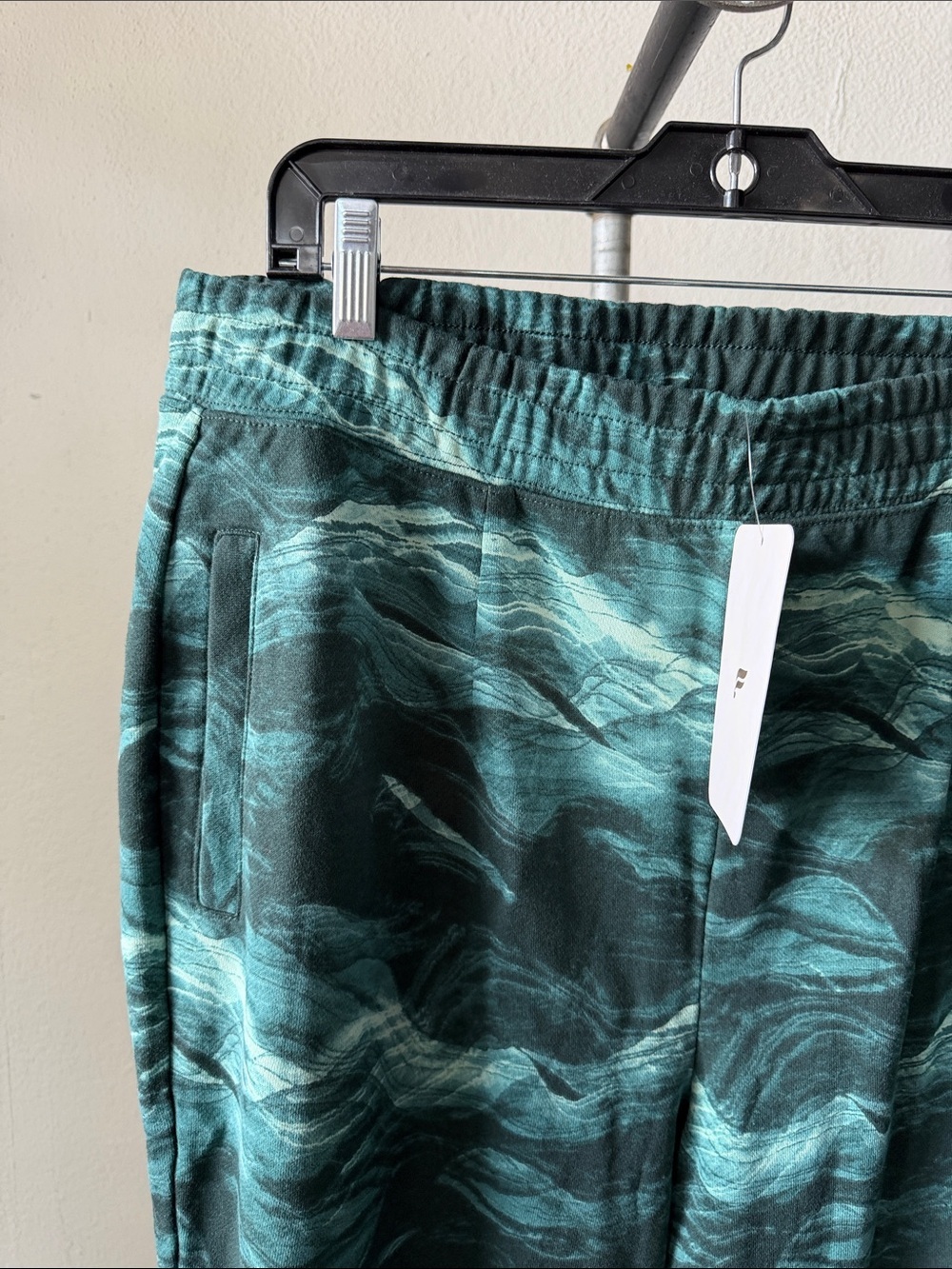 NWT Fabletics Cloe Slim Sweatpants Size XXL